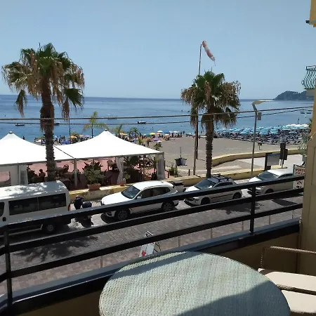 Polifemo Lägenhet Letojanni