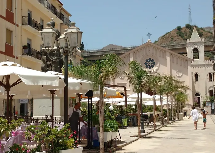 波里费莫酒店 公寓 勒托阳尼